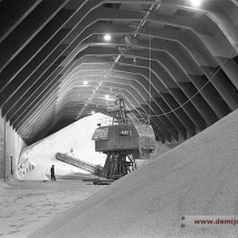 Heuvelgraver in KAS-loods SBB 1952